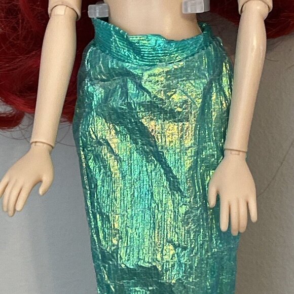 Vintage 90's Disney Store The Little Mermaid Ariel Barbie w/outfit - Picture 4 of 16